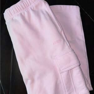 Aritzia Mega Cargo Sweatpant 💕🎀🩰